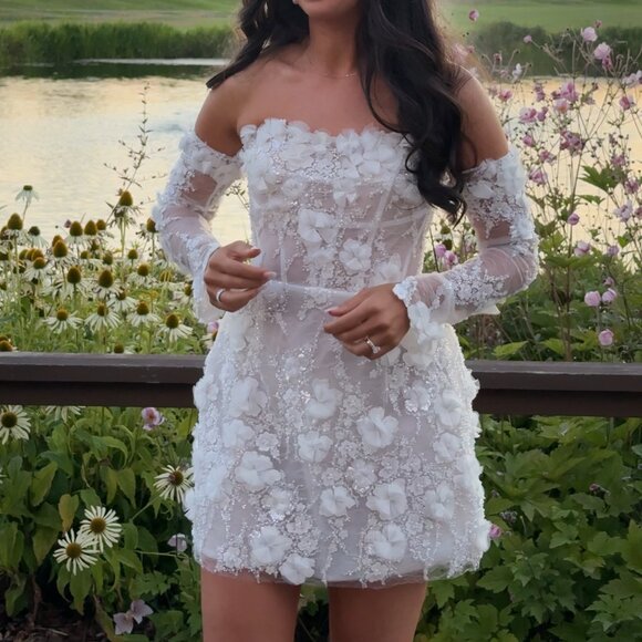 Rosie Etienne Isabelle Dress, Size 6 (Includes Gloves) - Picture 7 of 8